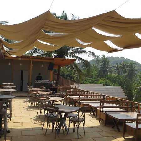Larive Beach Resort Vagator Ngoại thất bức ảnh