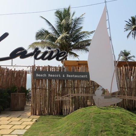 Larive Beach Resort Vagator Ngoại thất bức ảnh