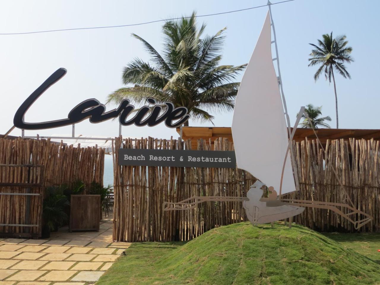 Larive Beach Resort Vagator Ngoại thất bức ảnh