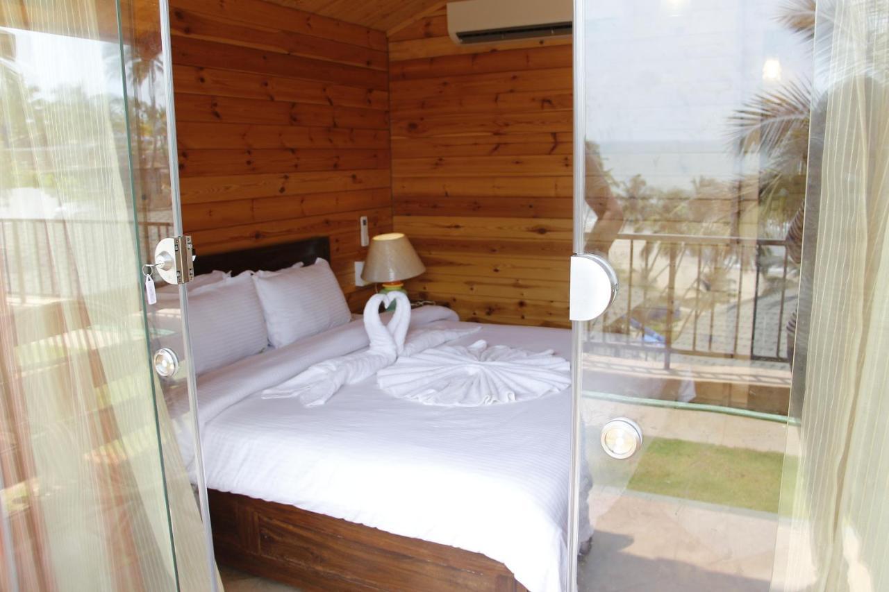 Larive Beach Resort Vagator Ngoại thất bức ảnh