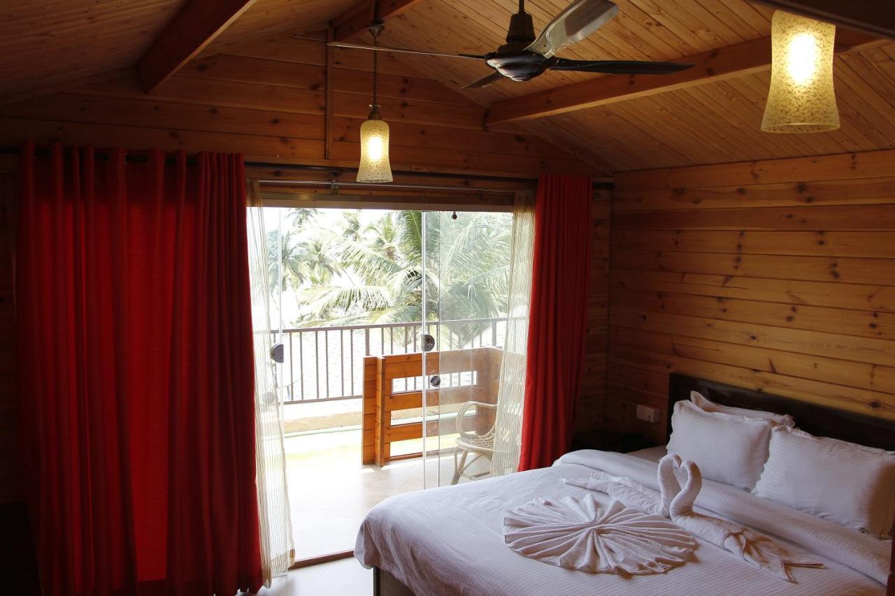 Larive Beach Resort Vagator Ngoại thất bức ảnh