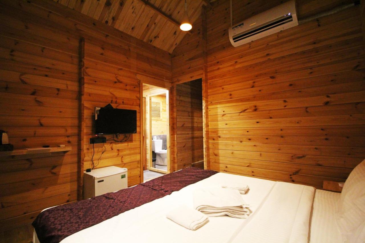 Larive Beach Resort Vagator Ngoại thất bức ảnh