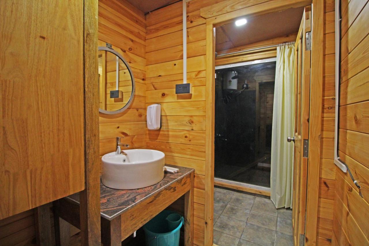 Larive Beach Resort Vagator Ngoại thất bức ảnh