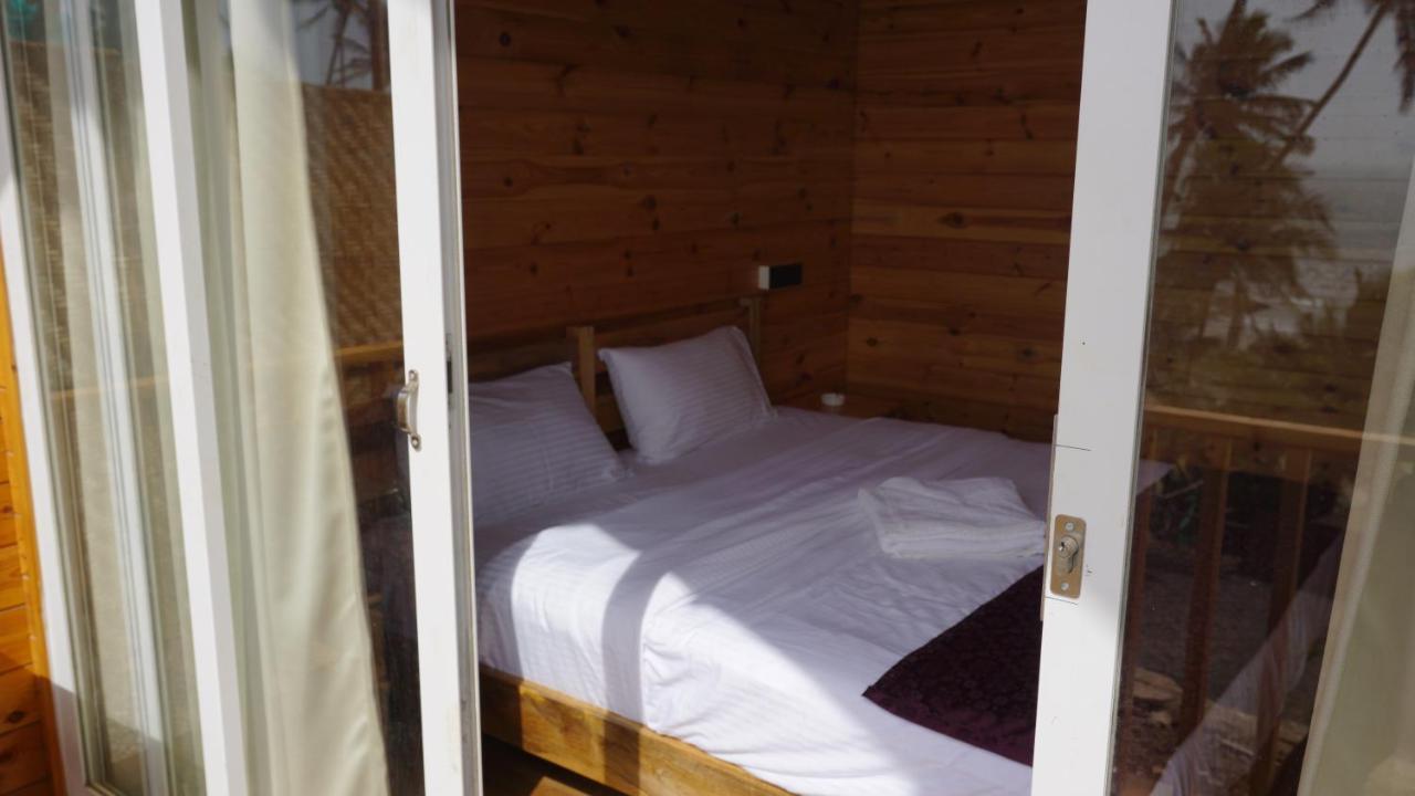 Larive Beach Resort Vagator Ngoại thất bức ảnh