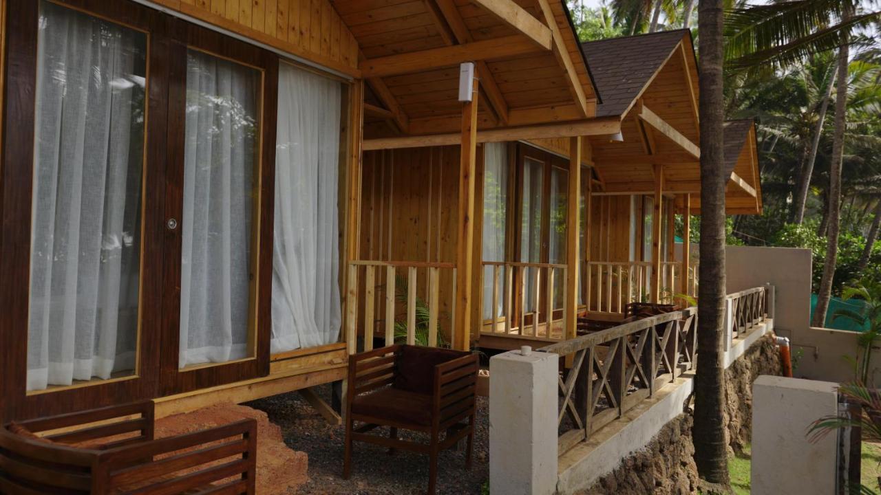 Larive Beach Resort Vagator Ngoại thất bức ảnh