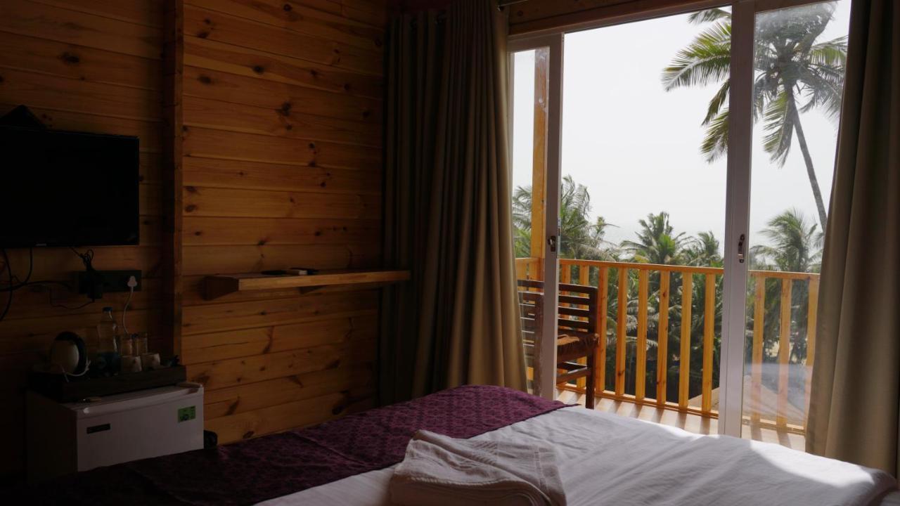 Larive Beach Resort Vagator Ngoại thất bức ảnh