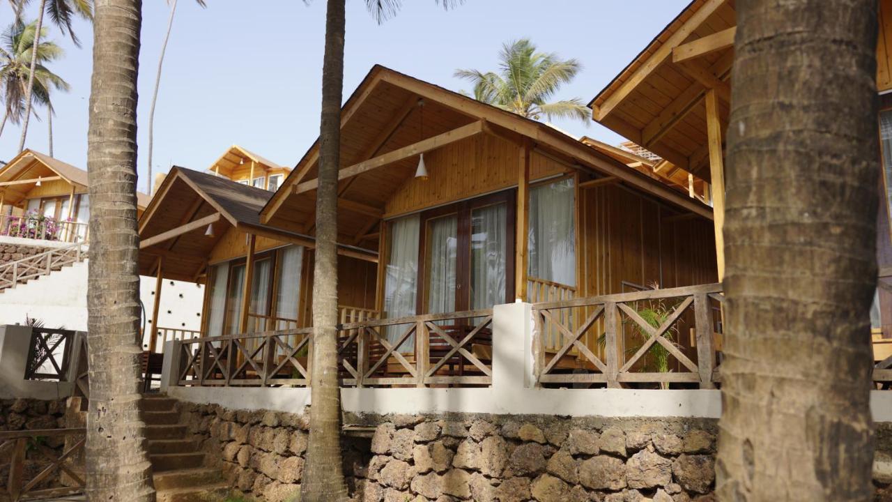Larive Beach Resort Vagator Ngoại thất bức ảnh